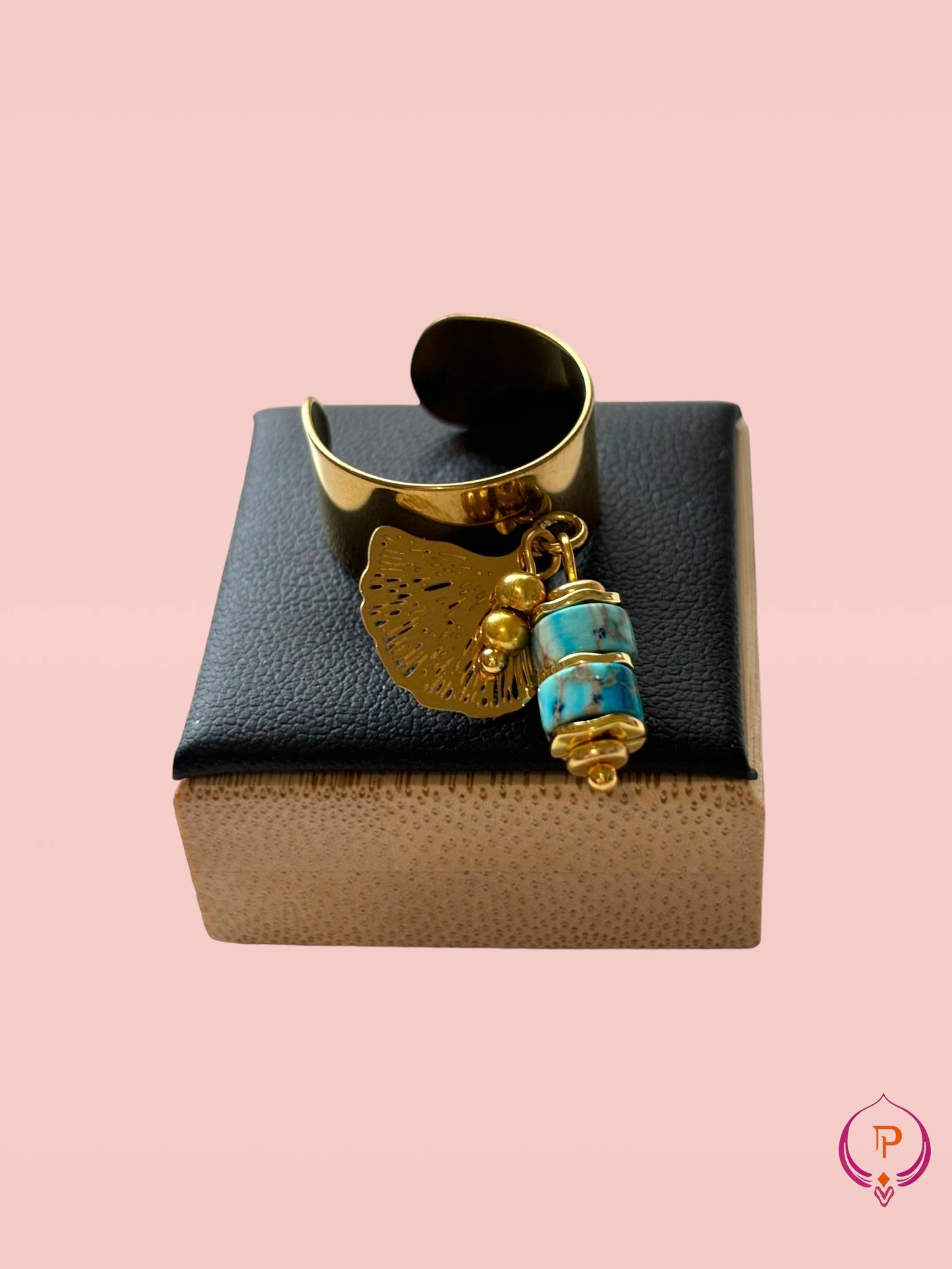 Bague à breloques « Voluptueuse »