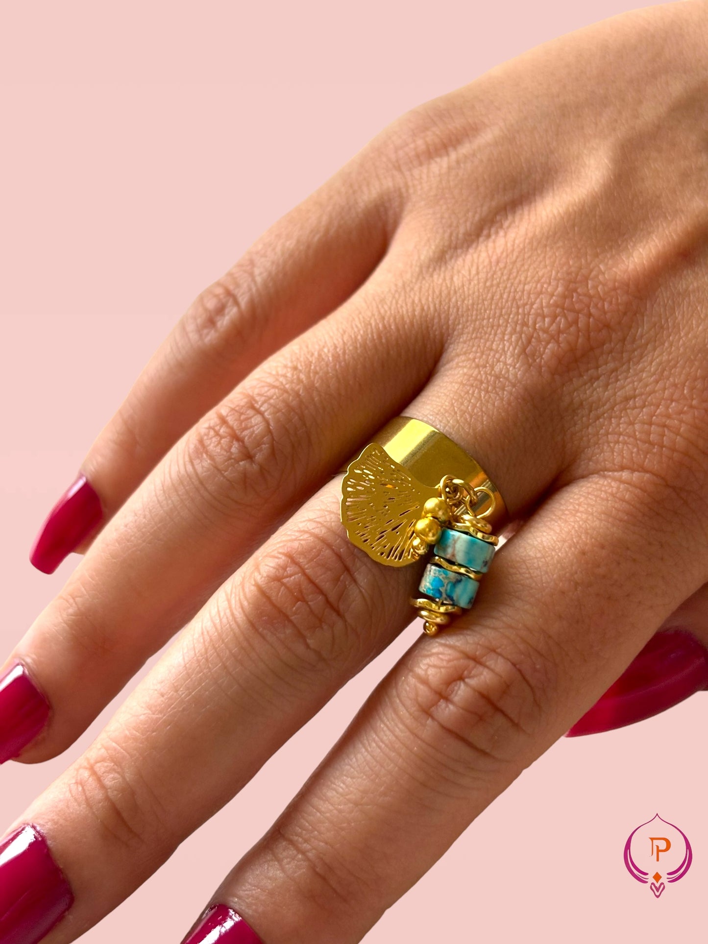 Bague à breloques « Voluptueuse »